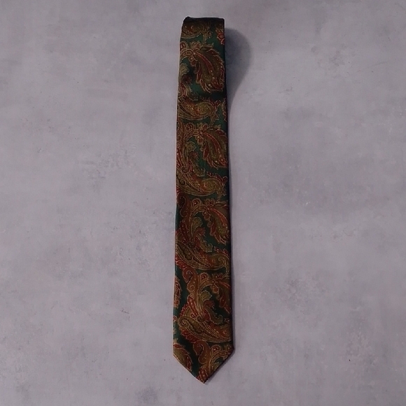 THOMAS PINK MADE IN ITALY TIE Elegant Paisley Silk Tie - Picture 6 of 8